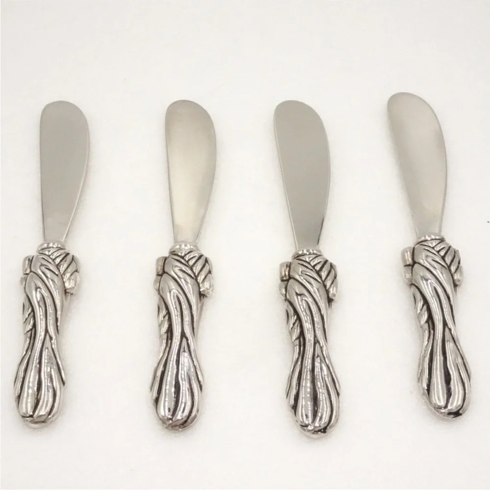 NWT International Silver Company Set of 4 Spreader Knives Silver Plated Vintage